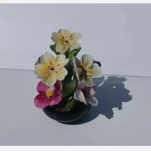 Porcelain 
VTG Vintage Royal Denton Flower